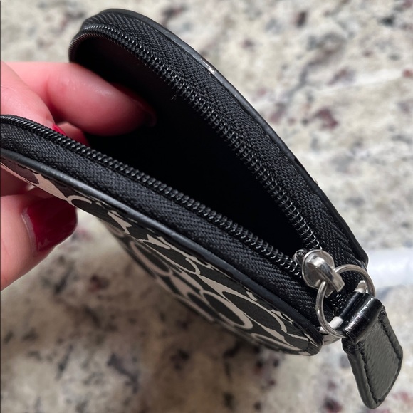 Coach Heart Coin Case EUC - Picture 7 of 7